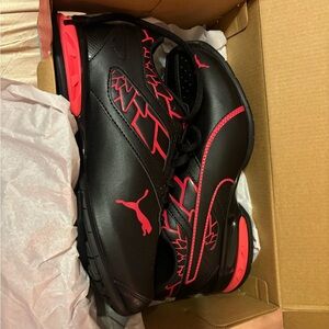 BRAND NEW Pumas size 6.5 women